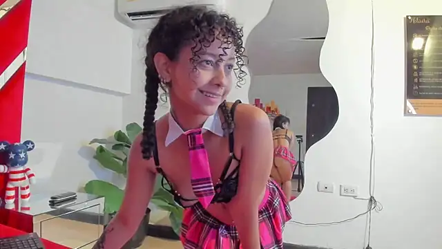 Stripchat cam girl Milanxht