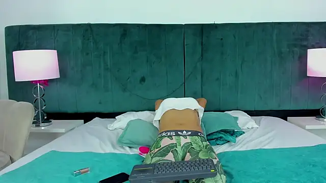 Stripchat cam girl Chantele_