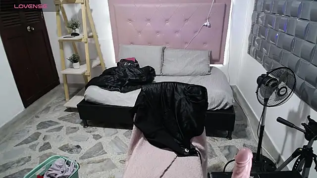 Stripchat cam girl Dulce__Lovee
