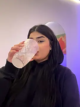 Stripchat cam girl Kariina__69