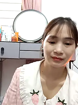 Stripchat cam girl cupboard-1