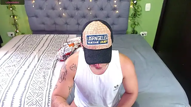 Stripchat cam girl Alejandro_Spicy