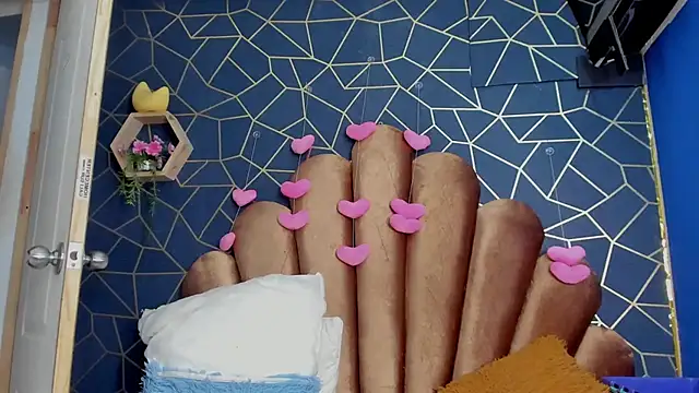 Stripchat cam girl KHLOEQUEEN