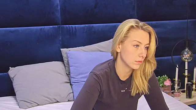 Stripchat cam girl LovelyMiley