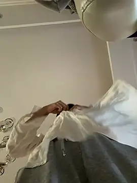 Thumbnail of zhizhibaobei - Stripchat live cam