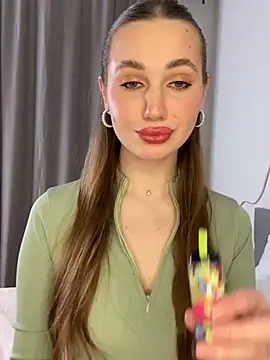 Stripchat cam girl Elena_Cloud