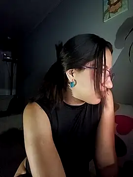 Stripchat cam girl Karoline_Levy