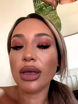 Stripchat cam girl hannacandii