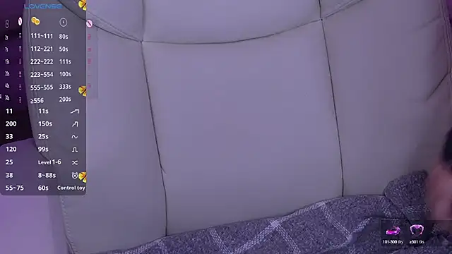 Stripchat cam girl HarlyBell