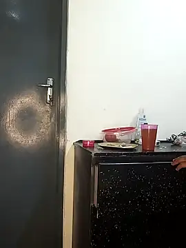 Stripchat cam girl Goodinbed27