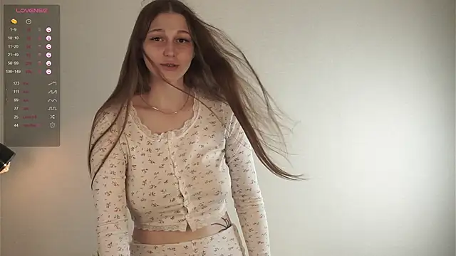 Stripchat cam girl LoraCrammer