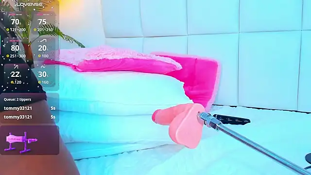 Stripchat cam girl lia_queen18
