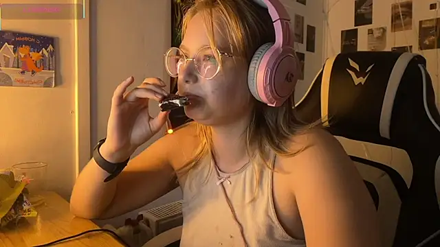 Stripchat cam girl JacyWinslat