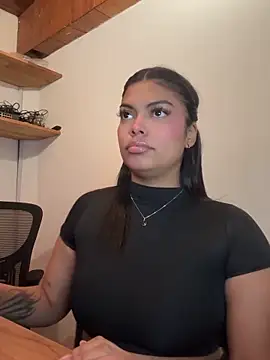 Stripchat cam girl jennifer_oliveira