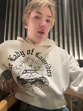 Stripchat cam girl Alice_Luvv