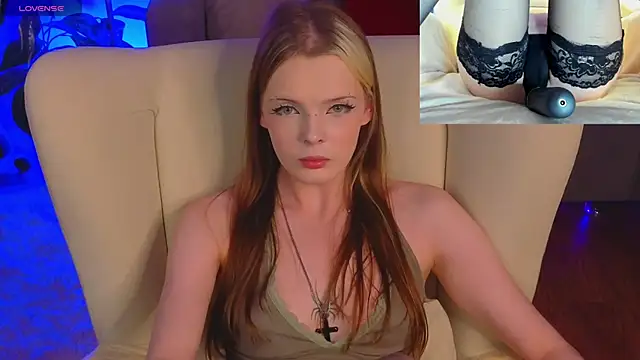 Stripchat cam girl Luna_Navy