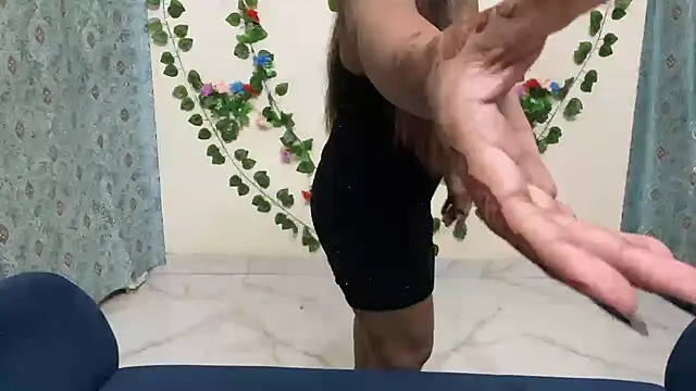 Stripchat cam girl zoya_islamiya