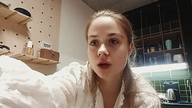 Stripchat cam girl Celeste_Glow