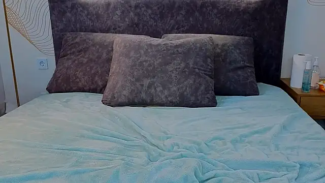 Stripchat cam girl dollylovs