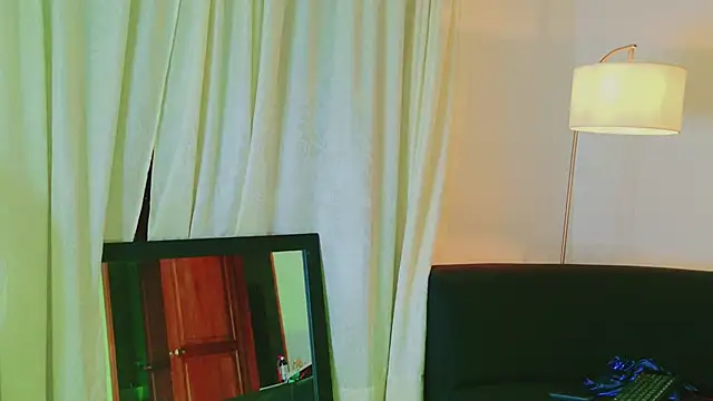 Stripchat cam girl Lizzymontanaa