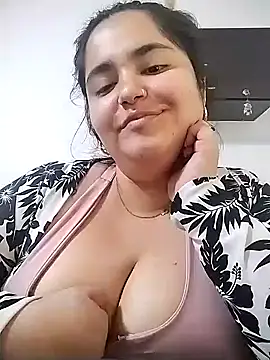 Stripchat cam girl KRYSTARITTER