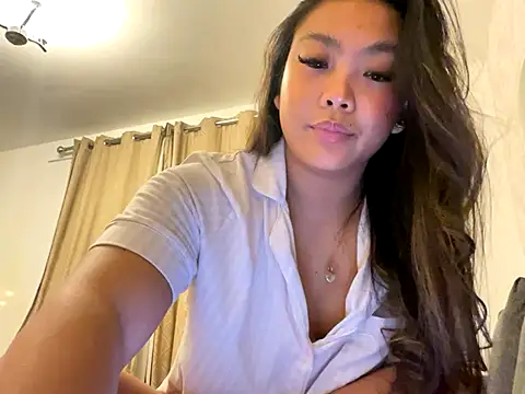 Stripchat cam girl MissCherryyxox