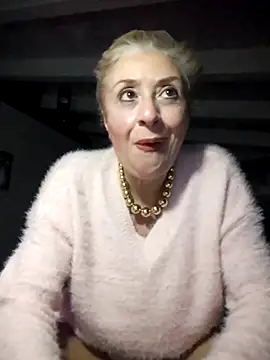 Stripchat cam girl divinaerotica