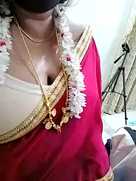 Stripchat cam girl liyona-tamil