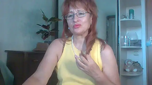 Stripchat cam girl Marellaa