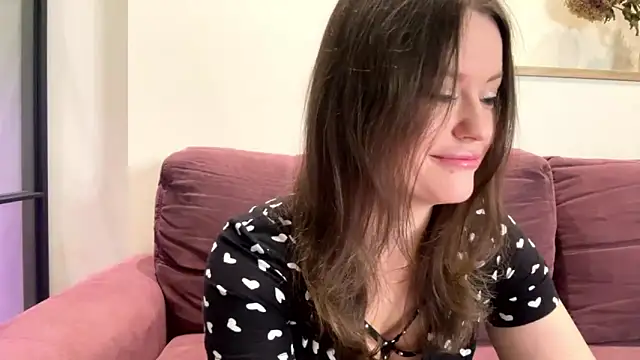 Stripchat cam girl mia_shine_bright_wow