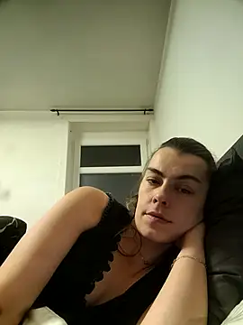 Stripchat cam girl Carolinemiam