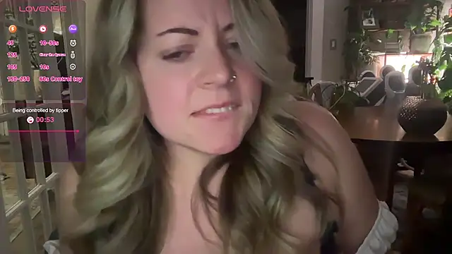 Stripchat cam girl girlnextdoorjoelle