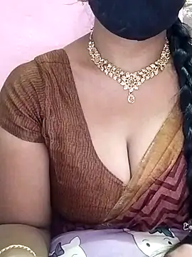 Stripchat cam girl Tamilpriyaa