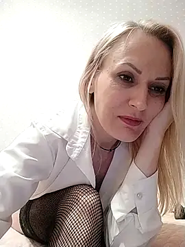 Stripchat cam girl AlenaBlonde