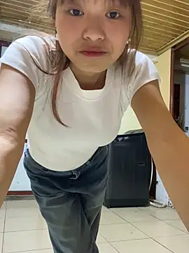 Stripchat cam girl Mai_bb