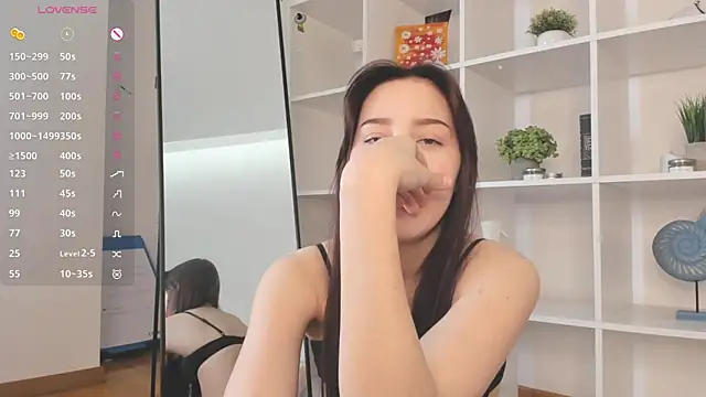 Stripchat cam girl ElwineFrickey