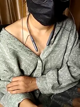 Stripchat cam girl Rani_ishere_01