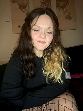 Stripchat cam girl Starryluvvy23