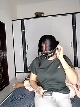 Thumbnail of Love-Birdss - Stripchat live cam
