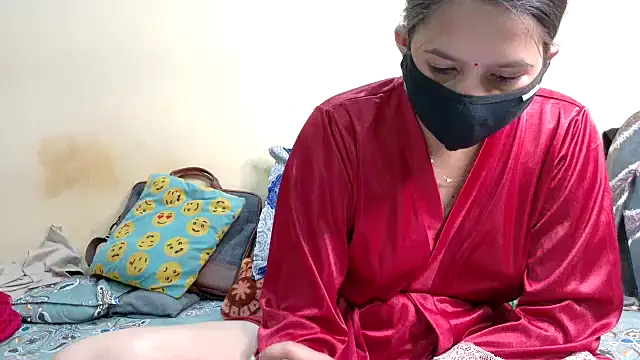 Stripchat cam girl Aarohie_