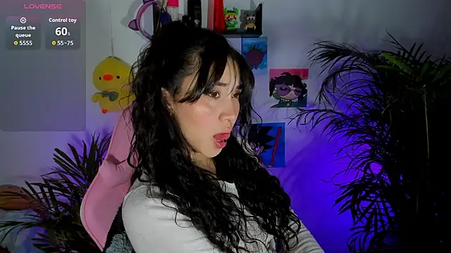 Stripchat cam girl aiko_o0