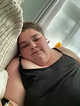 Stripchat cam girl Curvy_Geordie_LouiseX