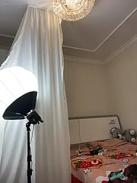 Stripchat cam girl Mia-lp