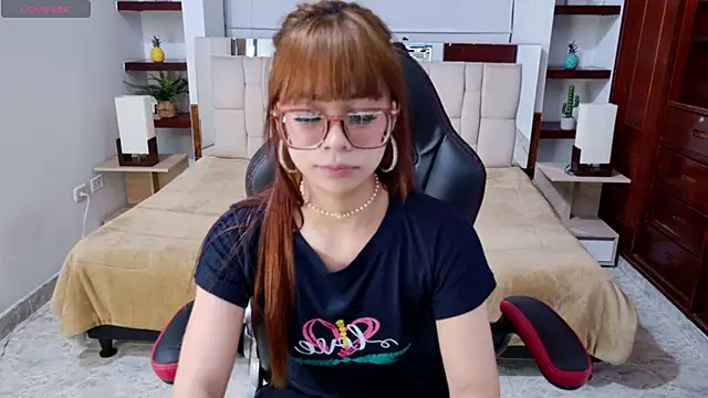 Stripchat cam girl crisstal_tk