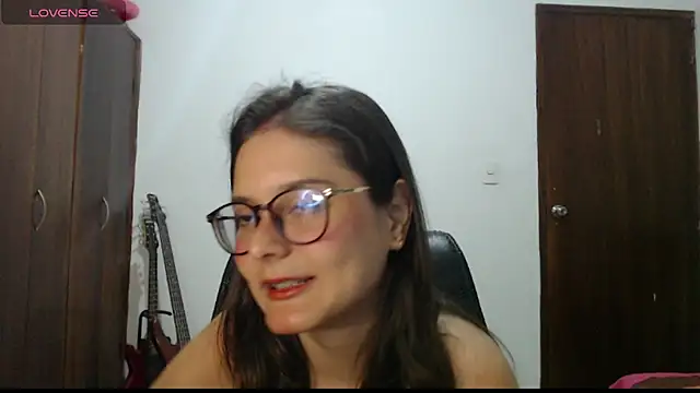 Stripchat cam girl MadieeLorez