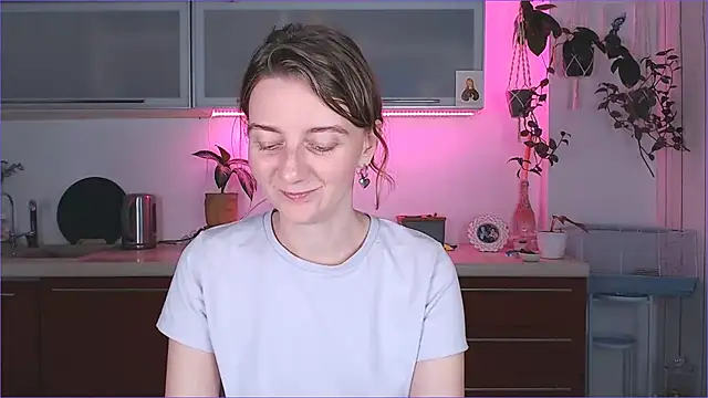 Stripchat cam girl Elly_Helly