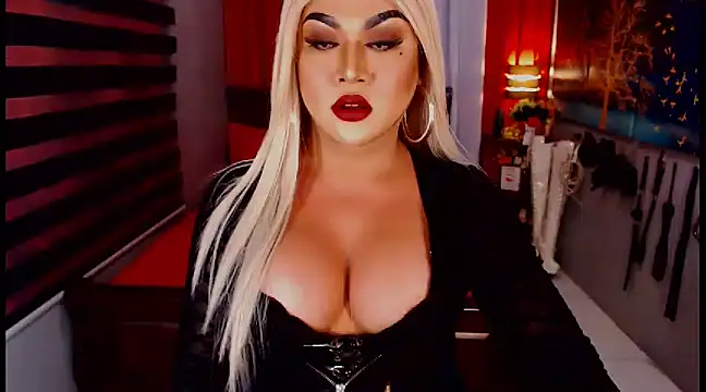 Stripchat cam girl xCumOnOverMex