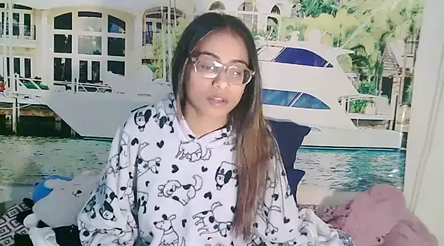 Stripchat cam girl IndianBootyLicious69