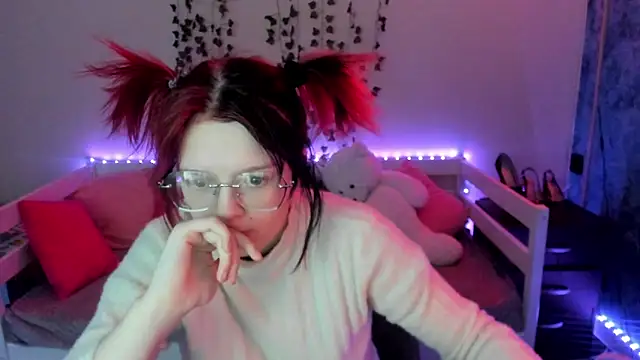 Stripchat cam girl shy_elina01