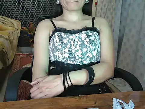 Stripchat cam girl Anamikahotdear